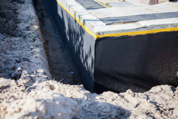 Professional Vapor Barrier Installation technician working in Warsaw, IL